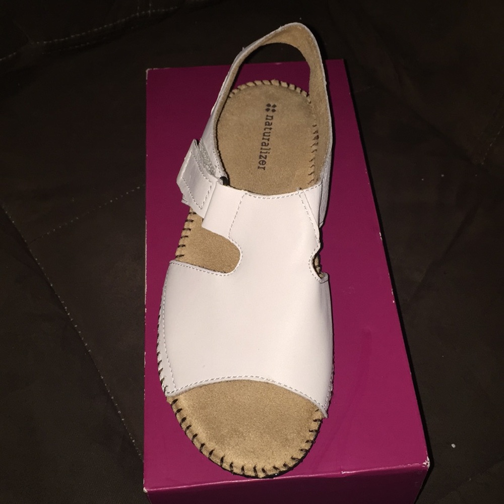 Naturalizer Soft Leather Sandals